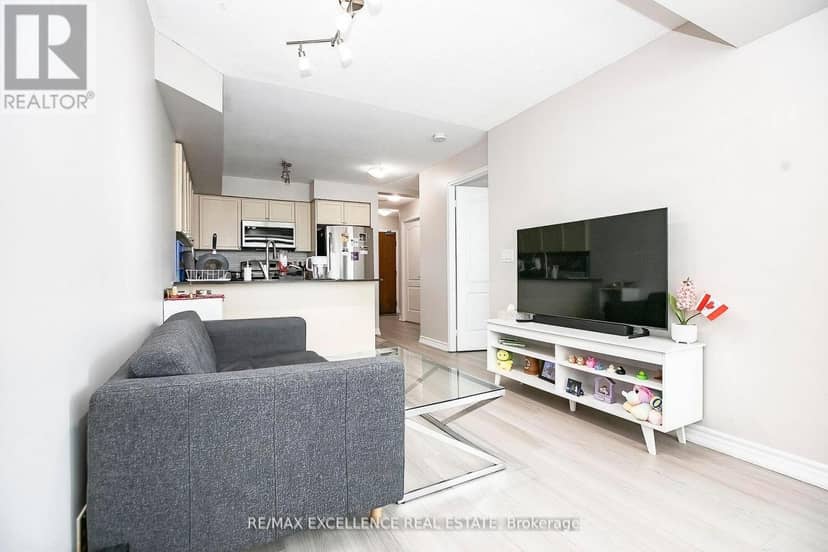 2102 - 33 Elm Drive — photo 19 of 30
