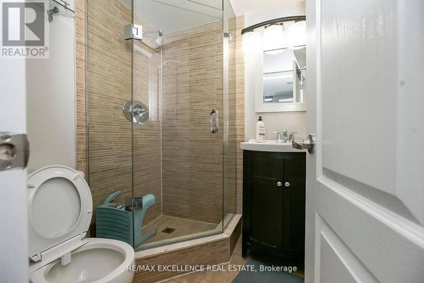 2102 - 33 Elm Drive — photo 26 of 30