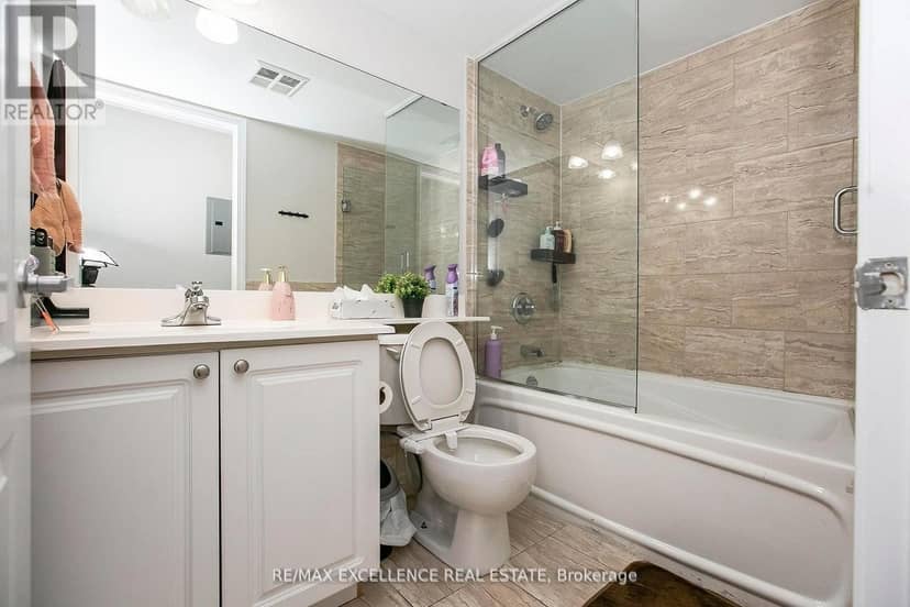 2102 - 33 Elm Drive — photo 28 of 30