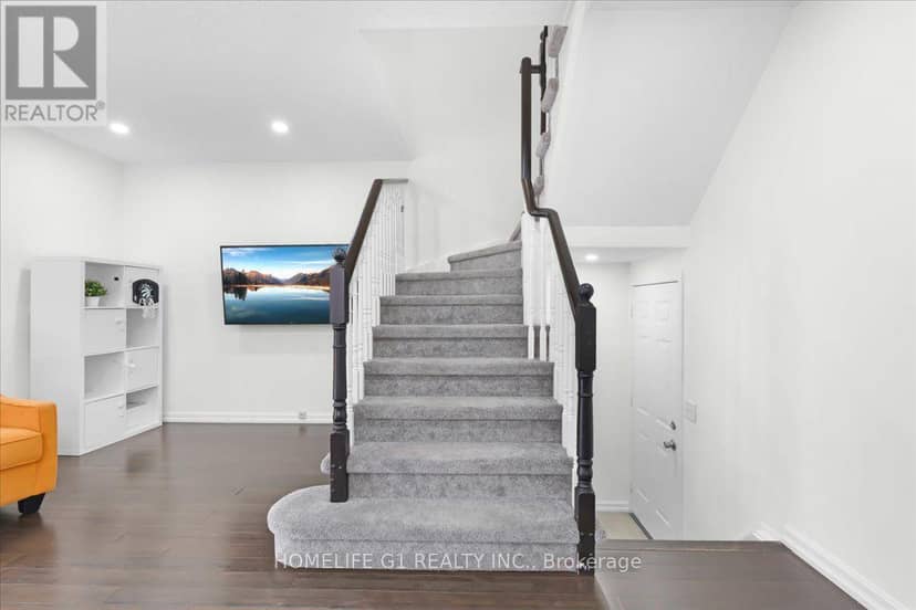 70 Tarquini Crescent — photo 16 of 35