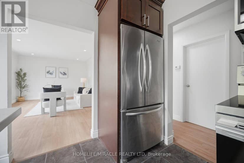 199 Allen Street E — photo 18 of 40