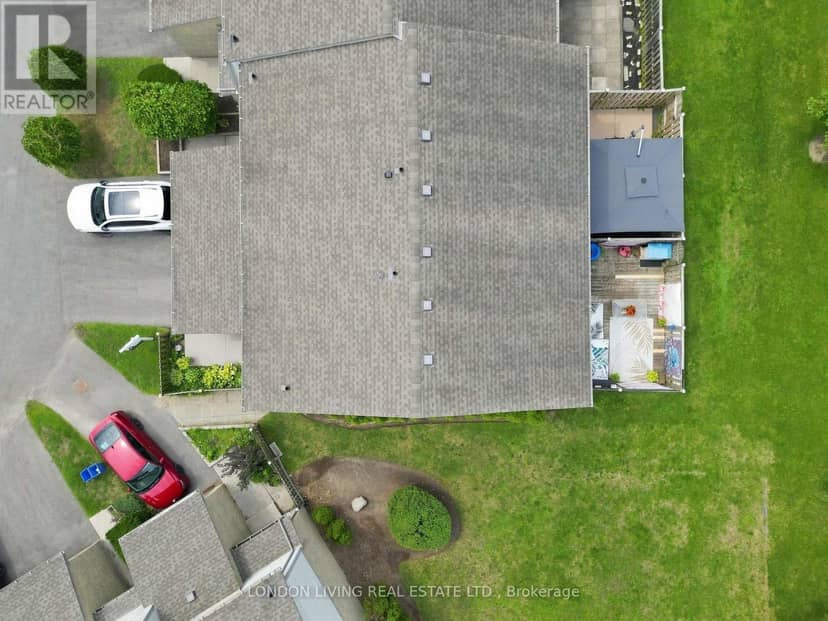 193 Deveron Crescent — photo 5 of 40