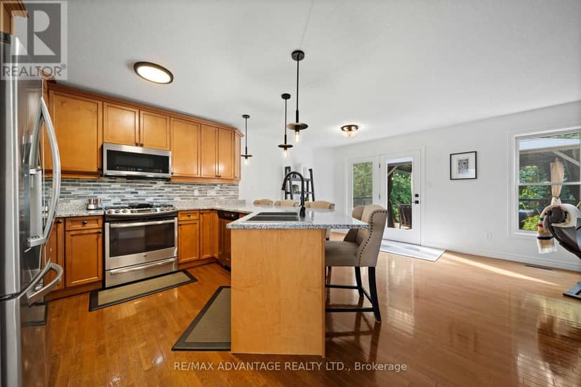 1519 Shore Road — photo 7 of 40