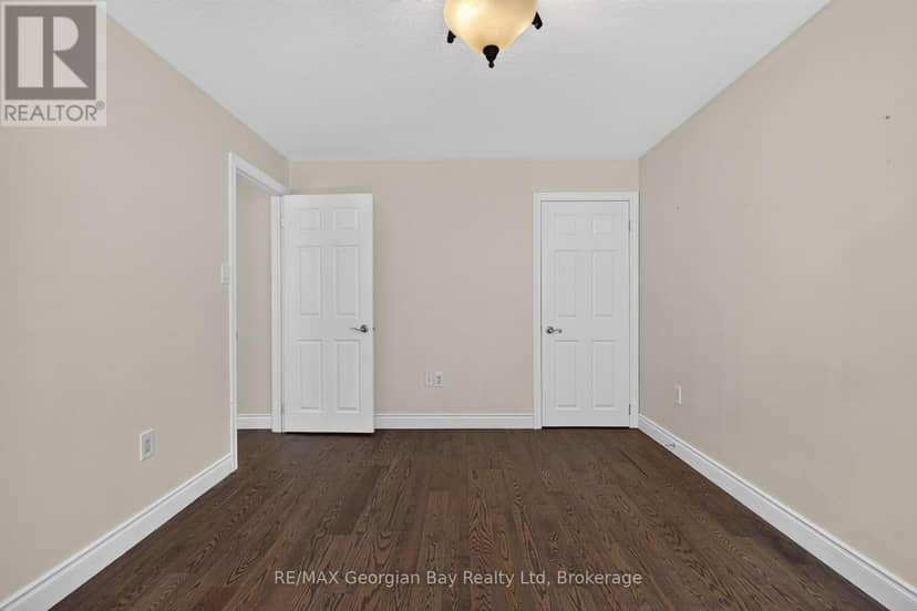 423 Irwin Street — photo 8 of 34