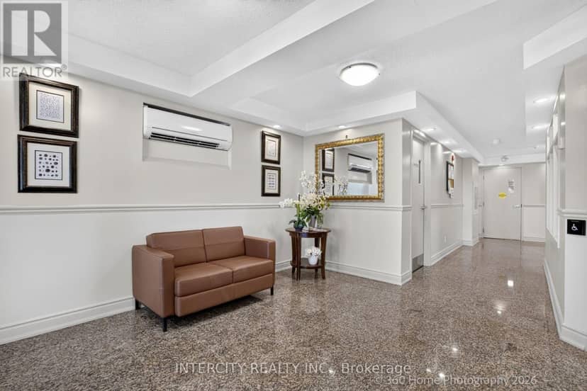 304 - 245 Pine Grove Road, Vaughan, photo 3