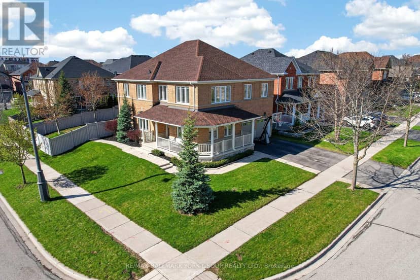 75 McLarty Gate, Aurora