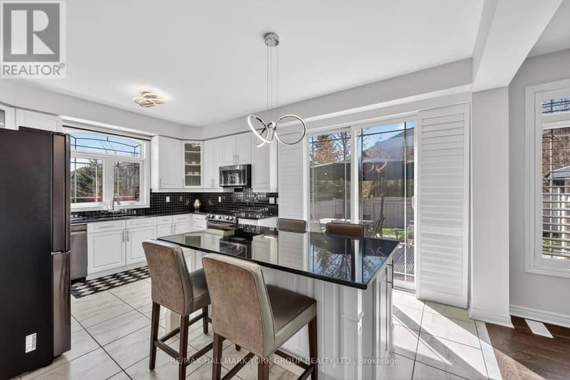 75 McLarty Gate, Aurora, photo 2