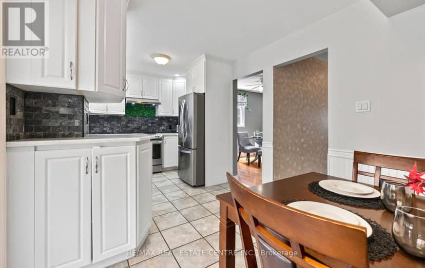 4 Ecclestone Drive — photo 14 of 40
