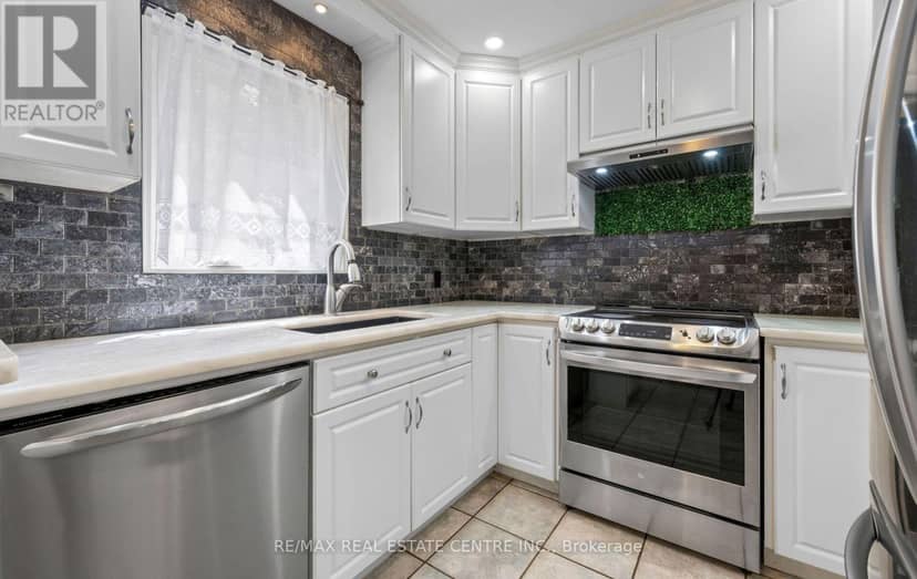 4 Ecclestone Drive — photo 17 of 40