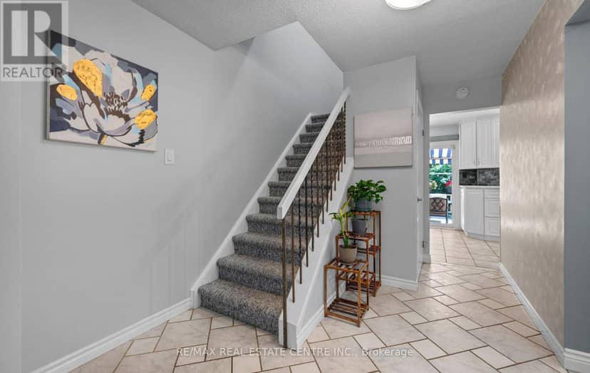 4 Ecclestone Drive — photo 21 of 40