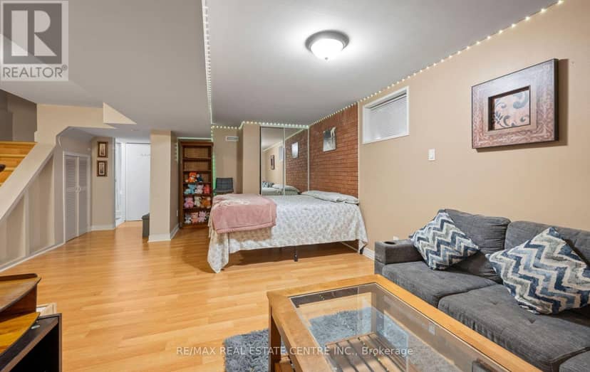 4 Ecclestone Drive — photo 33 of 40
