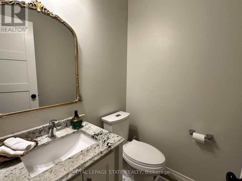 3176 Lakeshore Road — photo 23 of 40