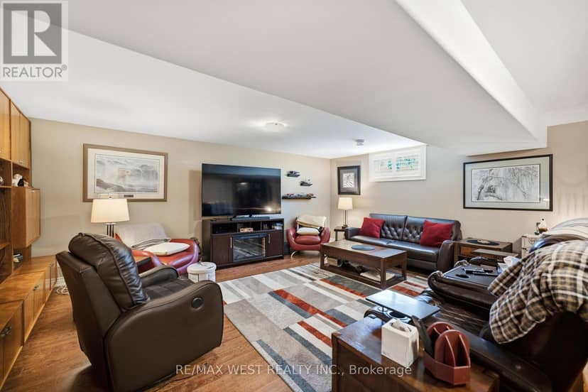 289 Raglan Street — photo 13 of 17