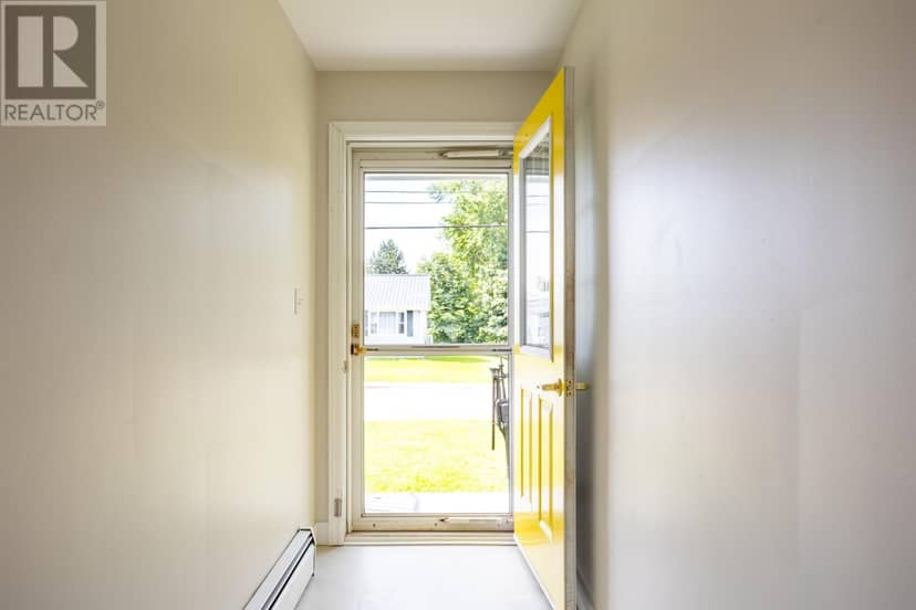 6 Spring Lane — photo 4 of 40