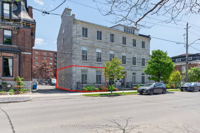 2 - 133 King Street E — photo 2 of 35