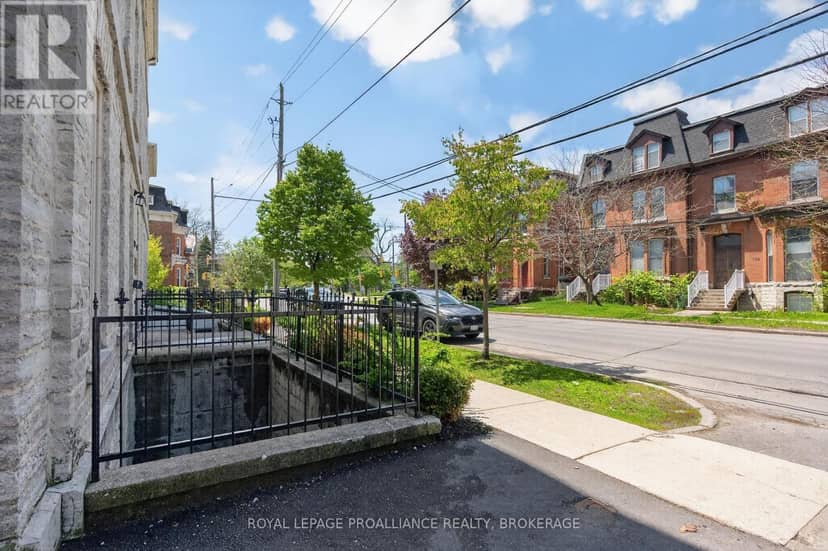 2 - 133 King Street E — photo 31 of 35
