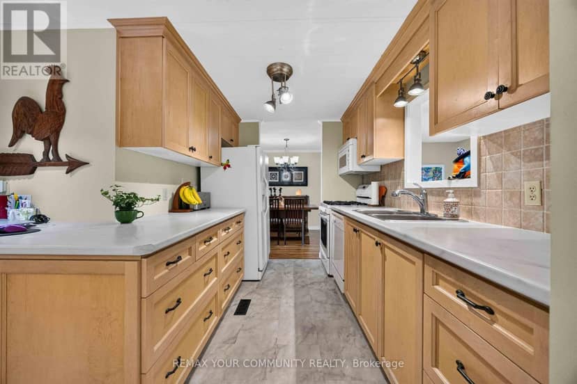 131 Roxanna Drive — photo 14 of 40