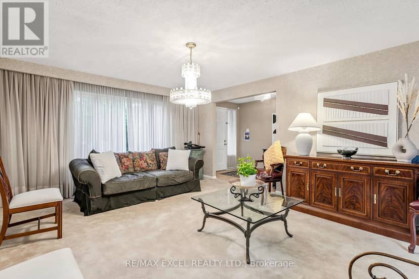 62 Ardgowan Crescent — photo 3 of 40