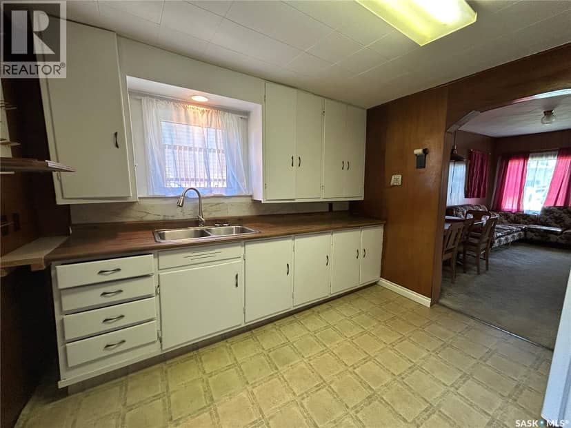 929 Brown STREET — photo 7 of 16