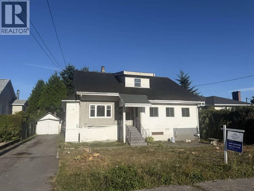 220 DEVOY STREET, New Westminster