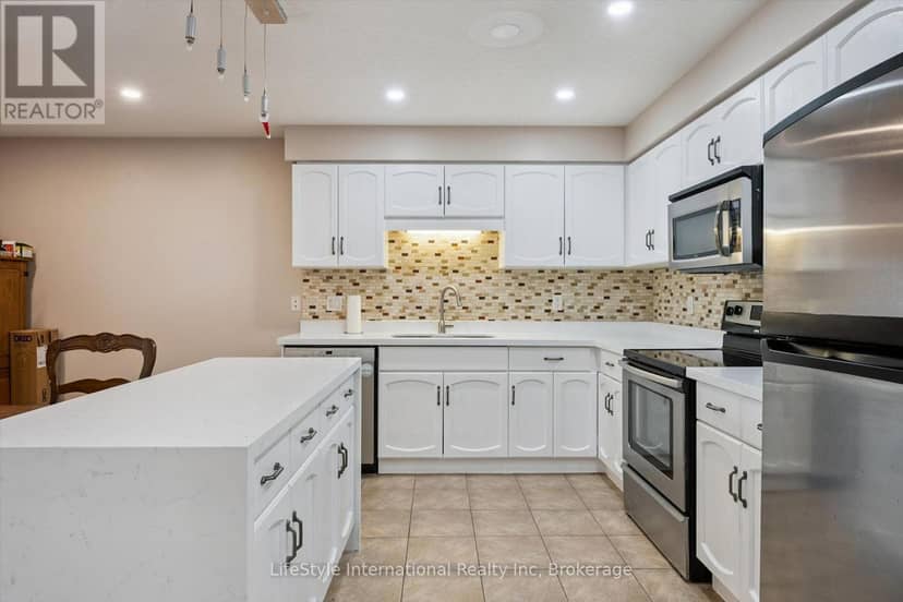 27 - 105 Bard Boulevard — photo 17 of 40