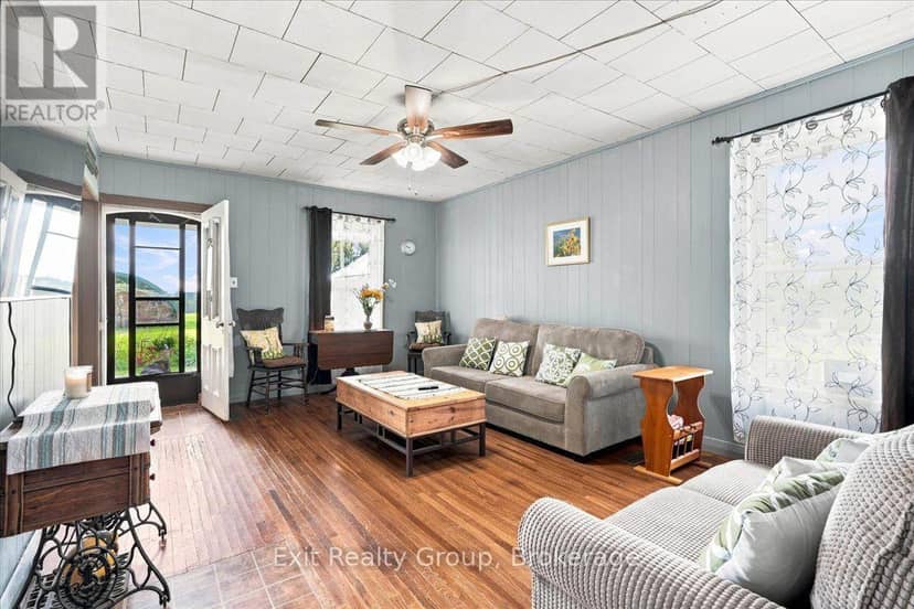 678 Squire Road, Stirling-Rawdon, photo 5