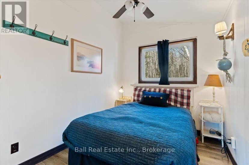 1046 Edith Crescent — photo 14 of 26