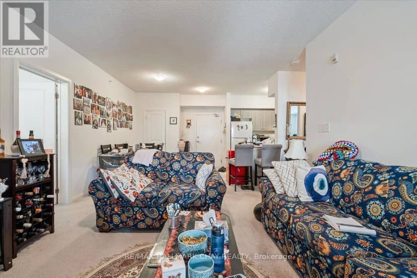 203 - 302 Essa Road — photo 15 of 24