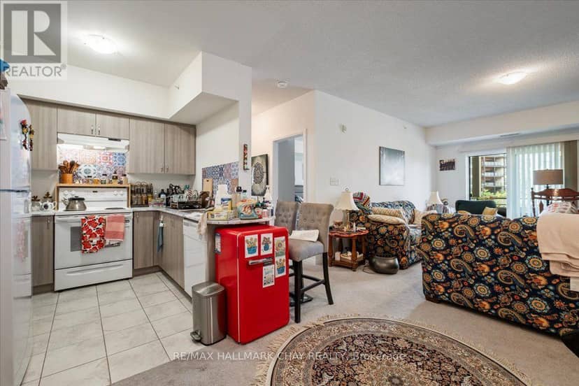 203 - 302 Essa Road — photo 14 of 24