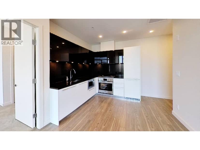 31XX 6383 MCKAY AVENUE, Burnaby, photo 2