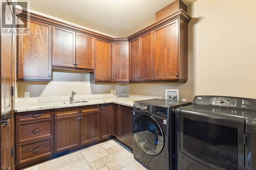 2248 9 Avenue SE — photo 24 of 40