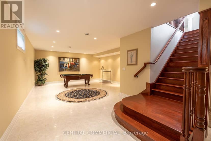 4266 Bluepoint Drive — photo 37 of 40