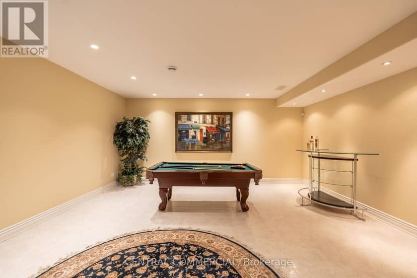 4266 Bluepoint Drive — photo 38 of 40