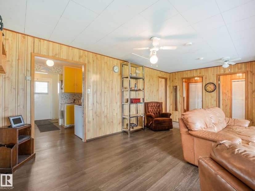 5811 51 AV — photo 19 of 40