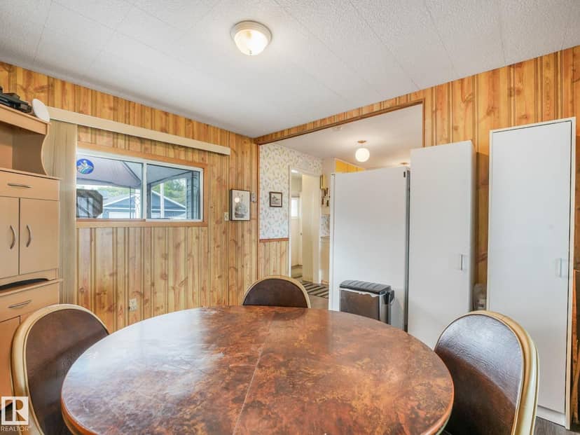 5811 51 AV — photo 29 of 40