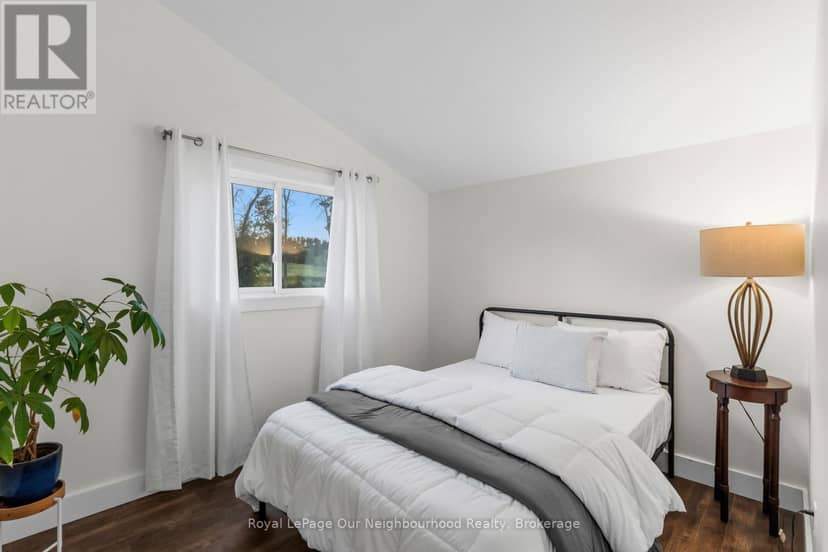 445 Pengelley Drive — photo 14 of 31