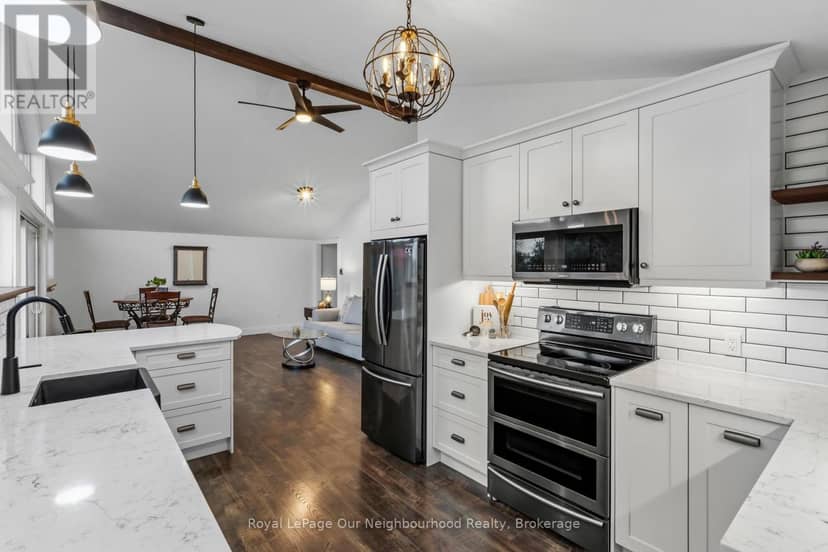445 Pengelley Drive — photo 3 of 31