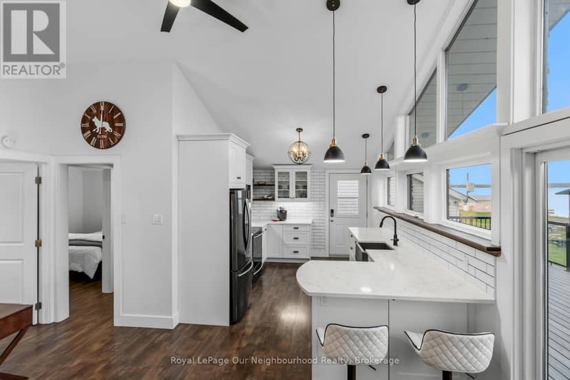 445 Pengelley Drive — photo 7 of 31