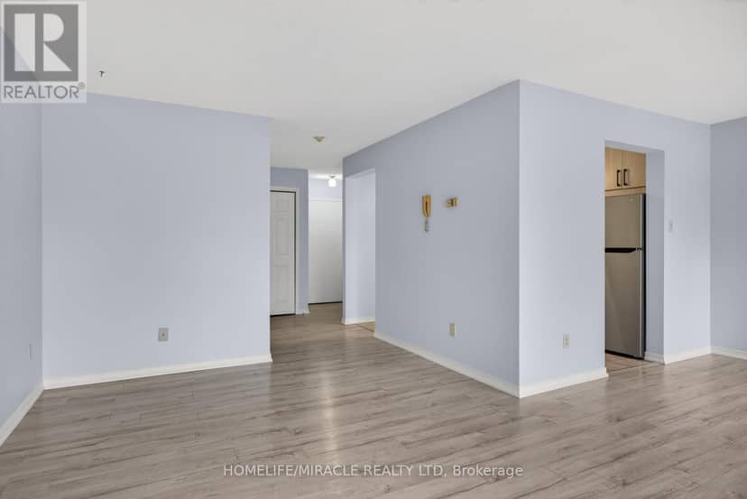 32 - 36 Champlain Crescent — photo 11 of 31