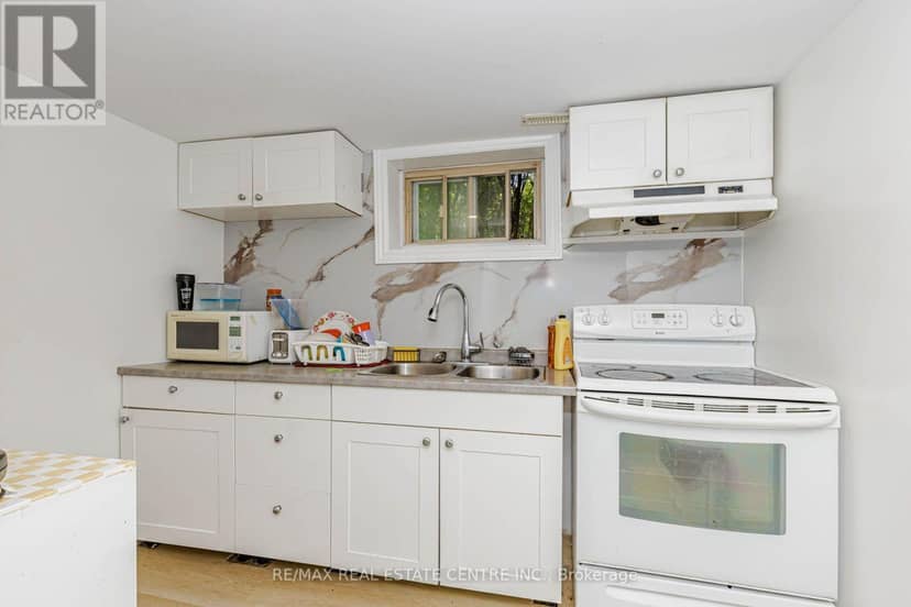 16 Ainslie Avenue — photo 15 of 16