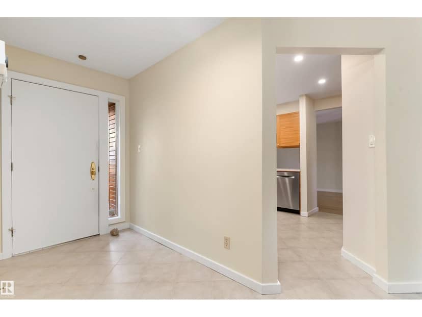 #7 14824 45 AV NW — photo 34 of 40