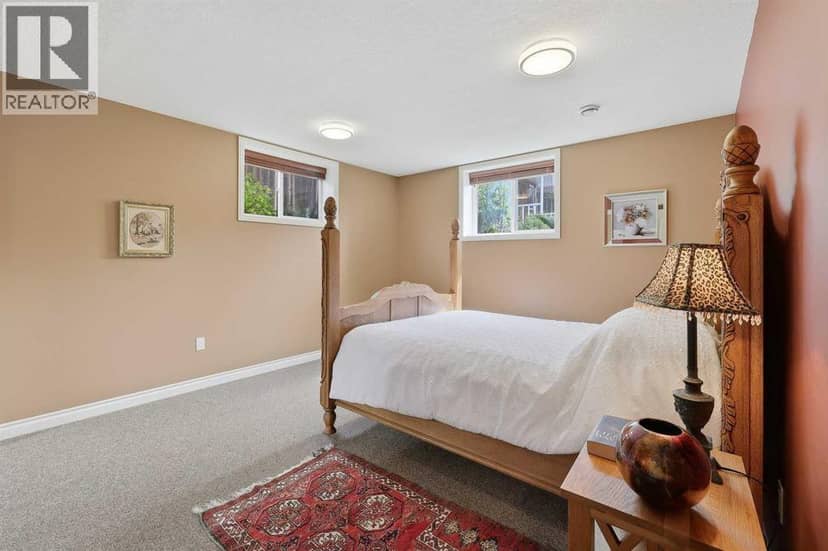 4203 41 Street Close — photo 30 of 40