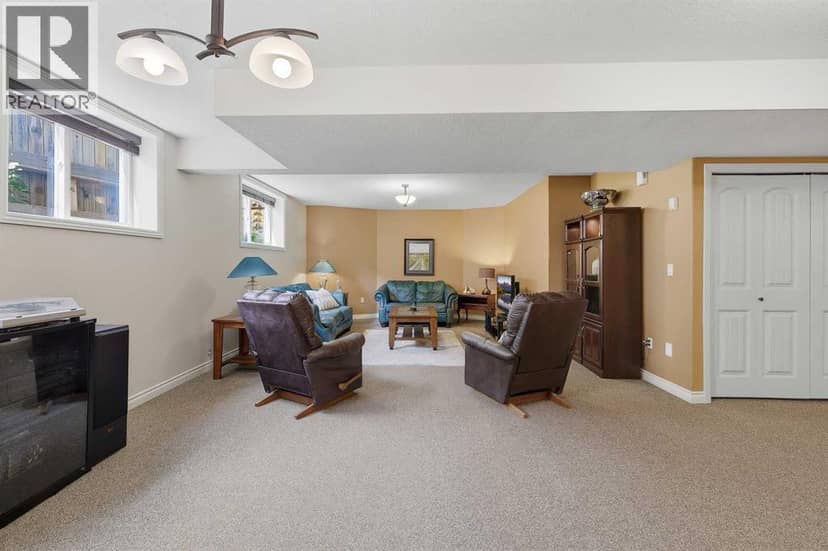4203 41 Street Close — photo 26 of 40