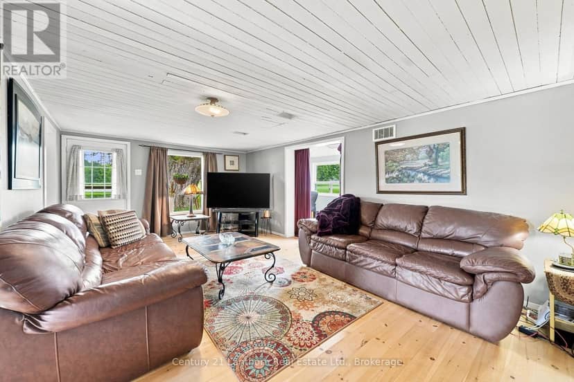 1083 County Road 5 — photo 15 of 38