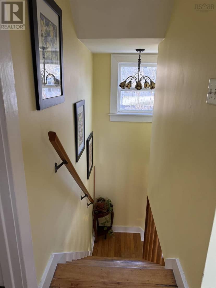 50 Rose Avenue — photo 14 of 28