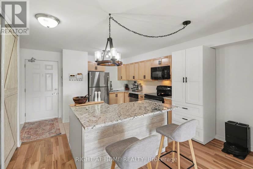 202 - 646 Cummings Avenue — photo 16 of 30