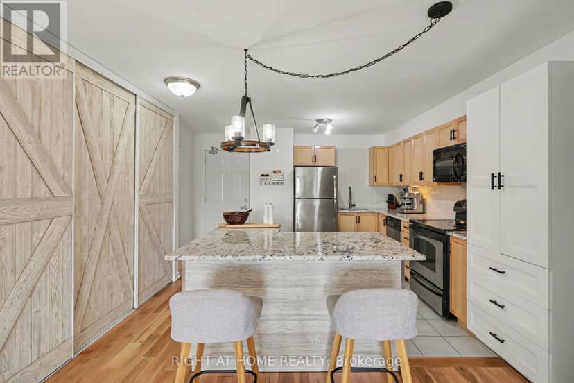 202 - 646 Cummings Avenue — photo 21 of 30