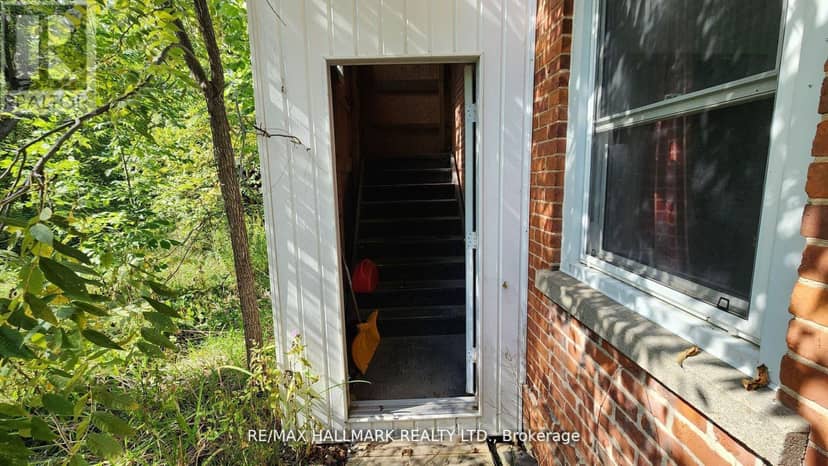 26 Lakeshore Road W — photo 19 of 28