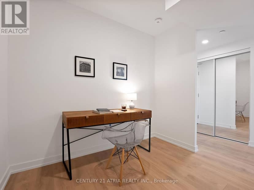 527 - 1100 Sheppard Avenue W — photo 21 of 40