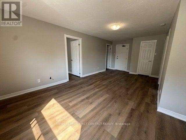 236 Tiffin Street — photo 6 of 10